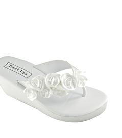  Bridal flip flops in White, Ivory, Silver, and Black for brides and bridesmaids.